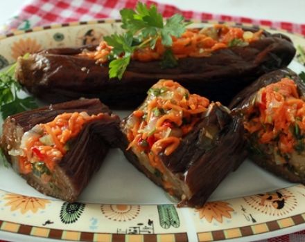 Recipe for pickled eggplant with carrots, herbs and garlic for the winter
