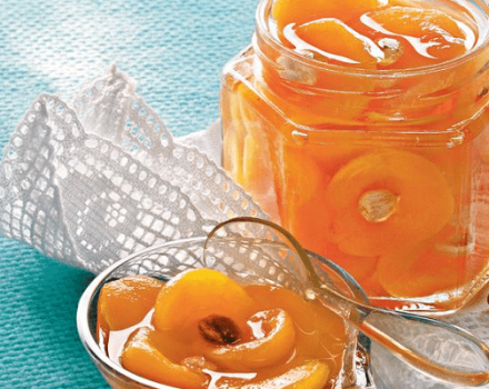 Mga nangungunang 8 mga recipe para sa paggawa ng aprikot na jam sa mga hiwa para sa taglamig
