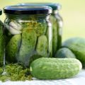 Hoeveel dagen kunnen ingelegde komkommers na het koken worden gegeten?