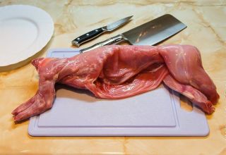 Cómo cortar un conejo en casa, esquemas y métodos para principiantes.