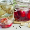 Recipes for making pickled garlic with gooseberries for the winter: