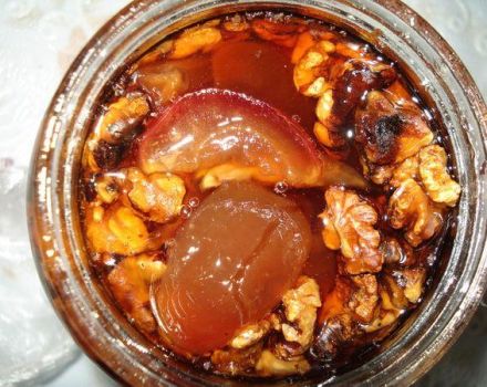 Una receta paso a paso de mermelada de manzana con nueces.