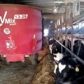 Sığırlar için yem dağıtıcı çeşitleri ve çiftliklerde kullanım kuralları