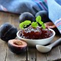 6 recipes for making plum jam-five minutes for the winter
