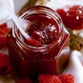 Paano makagawa ng seedless raspberry jam na may gelatin at agar-agar para sa taglamig sa bahay