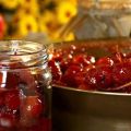 Ein einfaches Rezept für transparente Marmelade von Ranetki mit einem Schwanz für den Winter