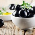 Popis a vlastnosti nejlepších odrůd oliv, jak si vybrat v obchodě