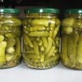 TOP 13 receptov na morenie chrumkavých uhoriek na zimu v nádobách bez octu