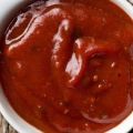 Schritt-für-Schritt-Rezept für die Herstellung von hausgemachtem Ketchup mit Stärke für den Winter