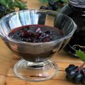 3 chutné recepty na chokeberry jam s třešňovými listy na zimu