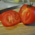 Tomaattilajikkeen ominaisuudet ja kuvaus Presidentti, sen sato ja viljely
