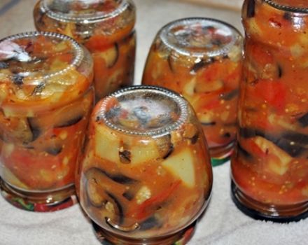 Ajapsandal recipe in jars for the winter
