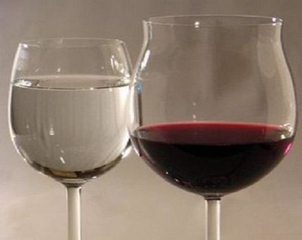 Hvorfor fortynd druevin med vand og de 4 bedste hjemmelavede opskrifter