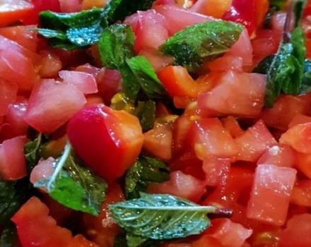 Vaiheittaiset reseptit tomaatin peittaamiseksi mintun kanssa talveksi