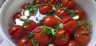 7 einfache Rezepte, wie man Tomaten für den Winter richtig in einem Eimer einlegt