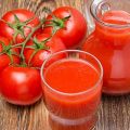 Ang recipe para sa paghahanda ng zucchini para sa taglamig na may tomato paste at bawang