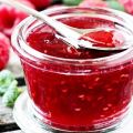 9 receptů s pokyny krok za krokem na pětiminutový malinový džem na zimu