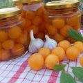 Ein einfaches Rezept zur Konservierung von Kirschpflaumen, wie Oliven für den Winter