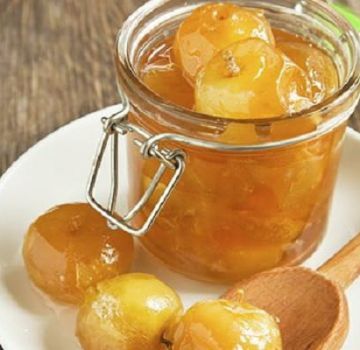 A simple recipe for making jam from ranetki for the winter