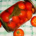 10 besten Rezepte zum Einlegen von Tomaten für den Winter in Honigsauce mit Knoblauch