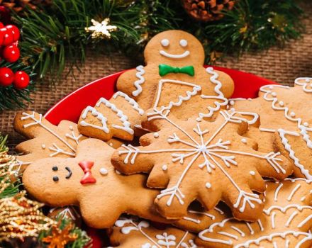 TOP 11 geriausių Naujųjų metų imbierinių sausainių receptų namuose savo rankomis