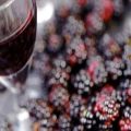 9 paprasti receptai, kaip gaminti gervuogių vyną namuose