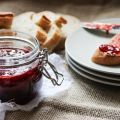Een eenvoudig recept voor het maken van aardbeienjam voor de winter