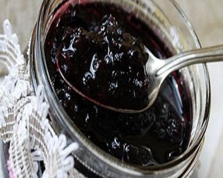 Ang isang simpleng recipe para sa paggawa ng bird cherry jam para sa taglamig