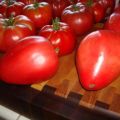 Mazarino pomidorų veislės savybės ir aprašymas, derlius