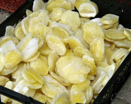 Paano mag-freeze ng patatas sa freezer sa bahay at posible