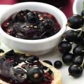 TOP 7 Rezepte für fünf Minuten Marmelade mit schwarzen Johannisbeeren für den Winter