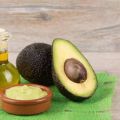 Proprietà e usi dell'olio di avocado a casa, benefici e rischi