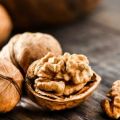 Nuttige en geneeskrachtige eigenschappen van walnoten voor het lichaam, contra-indicaties