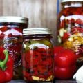 5 beste recepten voor het koken van paprika's in olie met knoflook voor de winter
