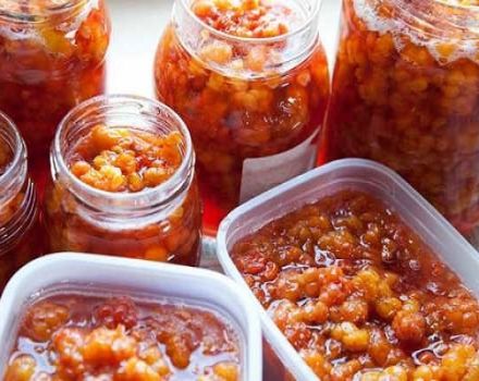 A simple recipe for making cloudberry jam for the winter