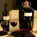 11 einfache Rezepte für die Herstellung von Wein aus Irgi zu Hause