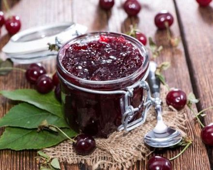 Pangunahing 8 mga recipe para sa paggawa ng jam ng cherry na may mga buto para sa taglamig