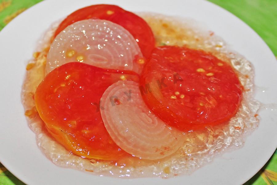 suolakurkku tomaatit
