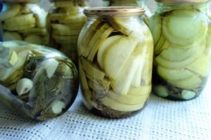 Instant recipe for pickled zucchini with honey and garlic for the winter