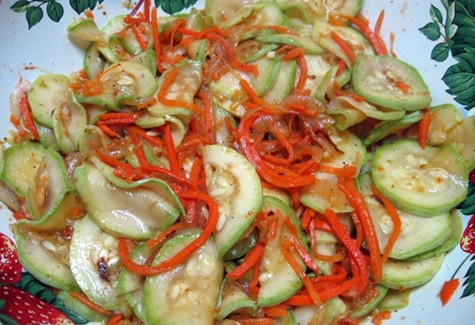Insalata di zucchine alla coreana
