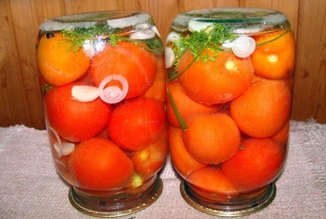 Polská rajčata ve sklenicích