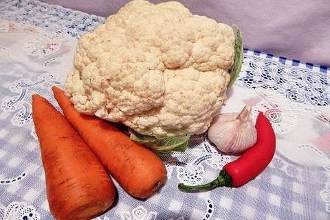 λαχανικά στο τραπέζι