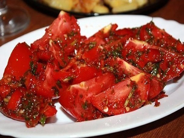 Plato de tomate coreano