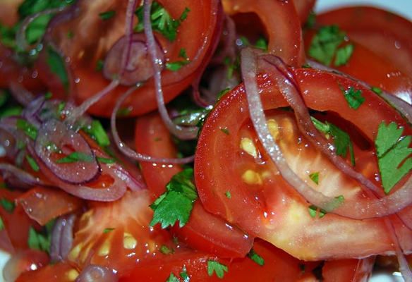 salad với cà chua Sugar Nastasya