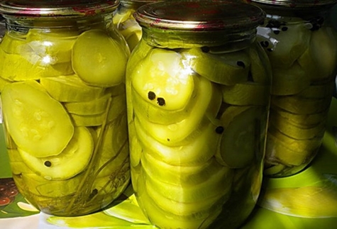 Bulgarian zucchini in jars