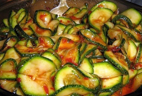 Antipasto di zucchine coreano