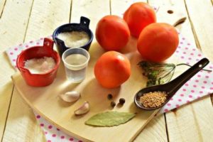 Parmaklarınızı yalayacağınız kış için votkalı domates konservesi tarifleri