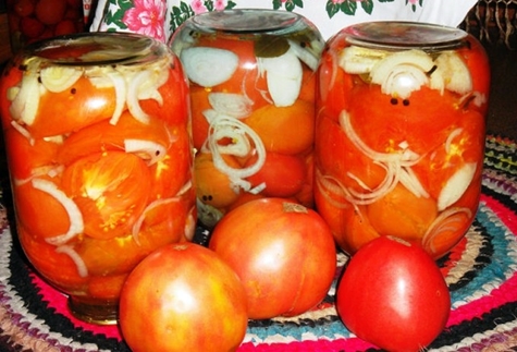Češka rajčica u staklenkama