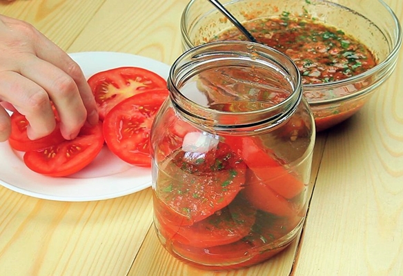 Koreaans tomaten kookproces