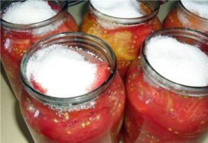 Recepty na rýchle solenie olúpaných paradajok na zimu